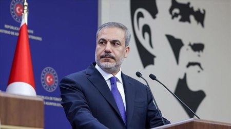 وزير الخارجية التركية يتوجه إلى لندن