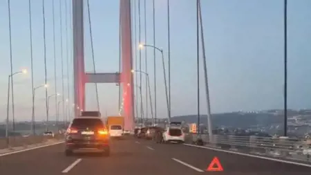 قطعة حديدية تتسبب في انفجار إطارات 10 سيارات على جسر غازي عثمان باشا قطعة حديدية تتسبب في انفجار إطارات 10 سيارات على جسر غازي عثمان باشا