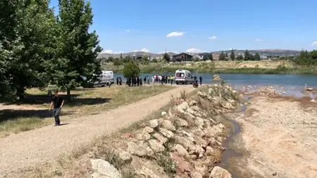 اختفاء 3 أطفال عراقيين في كيركالي أثناء لعبهم الكرة وأنباء عن العثور على جثة أحدهم اختفاء 3 أطفال عراقيين في كيركالي أثناء لعبهم الكرة وأنباء عن العثور على جثة أحدهم