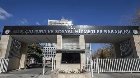 تنظيم ينقل تكلفة الترحيل إلى صاحب العمل عند توظيف أجنبي بلا تصريح عمل تنظيم ينقل تكلفة الترحيل إلى صاحب العمل عند توظيف أجنبي بلا تصريح عمل