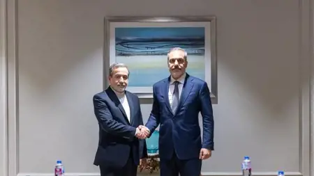 وزير الخارجية التركي يهاتف نظيره الإيراني وزير الخارجية التركي يهاتف نظيره الإيراني