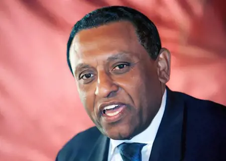 رئيس وزراء السودان يضع «خطّين أحمرين» أمام الاتحاد الإفريقيّ ويتوقّع قرب تحرير دارفور