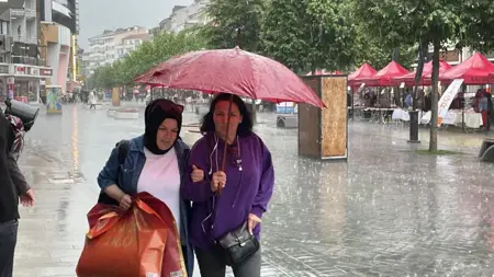 الأرصاد الجوية التركية تطلق تحذير "أصفر" و "برتقالي" لـ 12 ولاية الأرصاد الجوية التركية تطلق تحذير "أصفر" و "برتقالي" لـ 12 ولاية