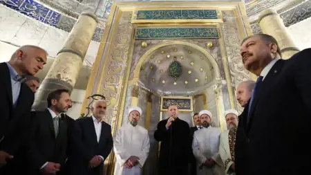 الرئيس أردوغان يؤدي صلاة العيد في "آيا صوفيا" بإسطنبول الرئيس أردوغان يؤدي صلاة العيد في "آيا صوفيا" بإسطنبول