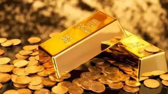 سعر الواحد كيلوغرام من الذهب يرتفع إلى 6 ملايين و3 آلاف ليرة سعر الواحد كيلوغرام من الذهب يرتفع إلى 6 ملايين و3 آلاف ليرة