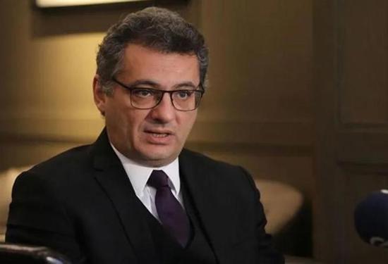 رئيس شمال قبرص التركية توفان إرهورمان يُنقل إلى المستشفى إثر وعكة صحية