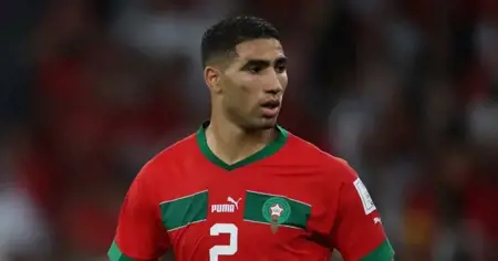 أشرف حكيمي يعلن موقفه من زلزال المغرب بكلمات مؤثرة