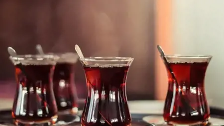 وزارة الزراعة التركية تكشف عن وجود صبغة محظورة في نوعين من ماركات الشاي