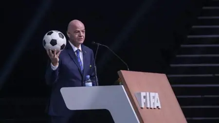 يويفا يستعد لتقديم شكوى جنائية ضد إنفانتينو رئيس الفيفا