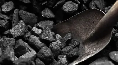 تركيا تقدم مساعدات فحم للأسر المحتاجة تركيا تقدم مساعدات فحم للأسر المحتاجة