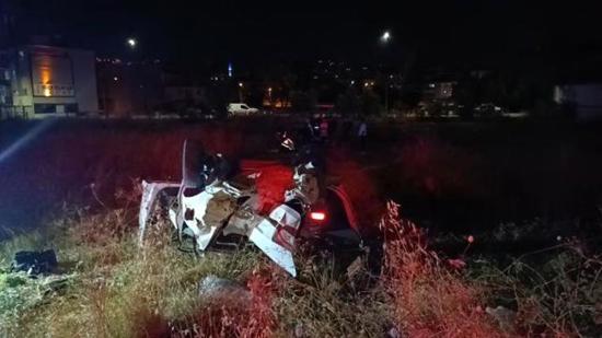 انقلاب سيارةٍ فقدت السيطرة عليها بولاية بورصة التركية وإصابة 5 أشخاص