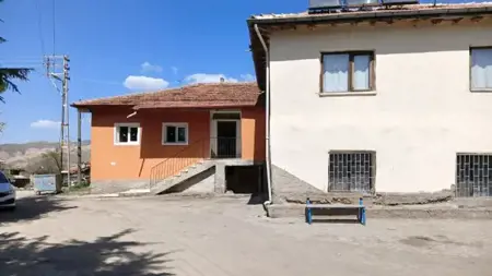 إصابة 23 شخصًا في شجار بالسكاكين جراء الانتخابات في أنقرة إصابة 23 شخصًا في شجار بالسكاكين جراء الانتخابات في أنقرة