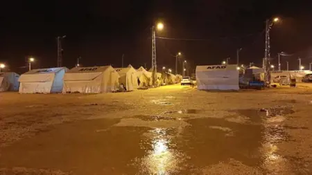 ليلة عصيبة على المتضررين من الزلازل في هاتاي التركية بسبب الأمطار  ليلة عصيبة على المتضررين من الزلازل في هاتاي التركية بسبب الأمطار