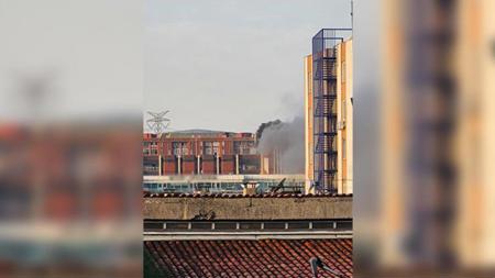 اندلاع حريق في موقع صناعي بإسطنبول