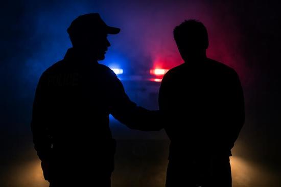 الأجهزة الأمنية التركية تلقي القبض على عنصر «داعش» مطلوب بـ"النشرة الحمراء" في غازي عنتاب الأجهزة الأمنية التركية تلقي القبض على عنصر «داعش» مطلوب بـ"النشرة الحمراء" في غازي عنتاب