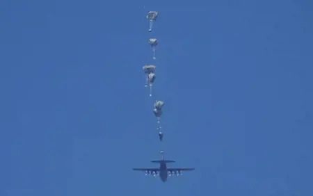 كندا تستعد لإنزال مساعدات لغزة كندا تستعد لإنزال مساعدات لغزة