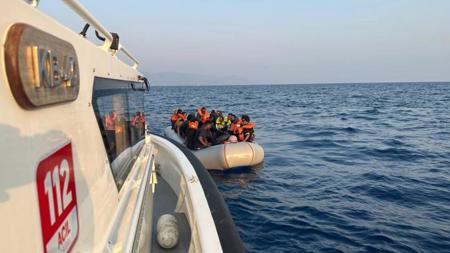 القبض على 80 مهاجر أجنبي  قبالة سواحل إزمير
