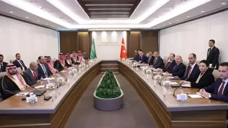 وزير البيئة التركي يلتقي بوزير الشؤون البلدية السعودي ويبحثان عدة مشاريع كبرى وزير البيئة التركي يلتقي بوزير الشؤون البلدية السعودي ويبحثان عدة مشاريع كبرى