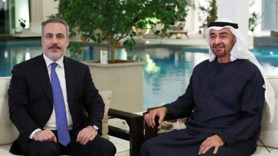 وزير الخارجية التركي يجري اتصالًا هاتفيًا مع نظيره الإماراتي