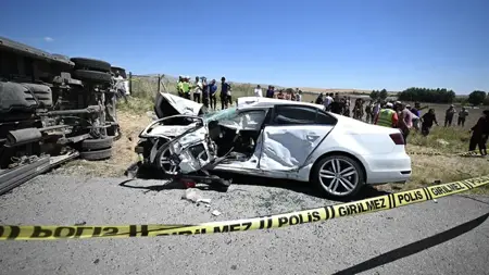 مقتل شخص وإصابة آخرين في حادث متسلسل بأنقرة مقتل شخص وإصابة آخرين في حادث متسلسل بأنقرة