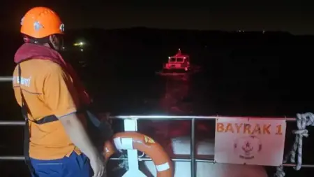 إنقاذ 4 أشخاص من قارب انجرف قبالة سواحل إسطنبول إنقاذ 4 أشخاص من قارب انجرف قبالة سواحل إسطنبول