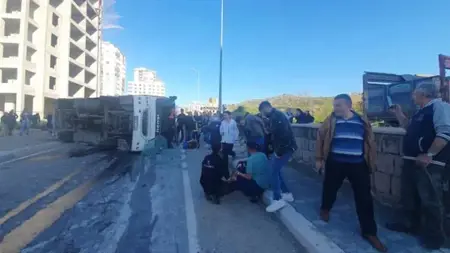 إصابة 33 شخصًا جراء حادث مروع في قيصري إصابة 33 شخصًا جراء حادث مروع في قيصري