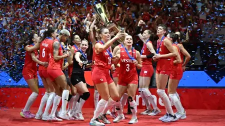 إثر إحرازهن بطولة أوروبا.. أردوغان يهنئ سيدات تركيا لكرة الطائرة إثر إحرازهن بطولة أوروبا.. أردوغان يهنئ سيدات تركيا لكرة الطائرة