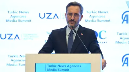 مدير الاتصالات التركي يفتح النار على الإعلام الغربي.. هكذا وصفه مدير الاتصالات التركي يفتح النار على الإعلام الغربي.. هكذا وصفه