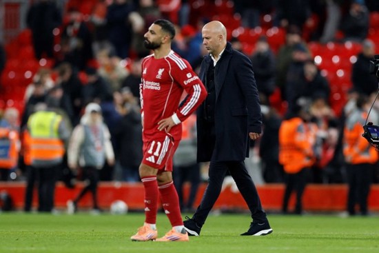 محمد صلاح وليفربول أزمة مستمرة تهدد استقرار الفريق الإنجليزي