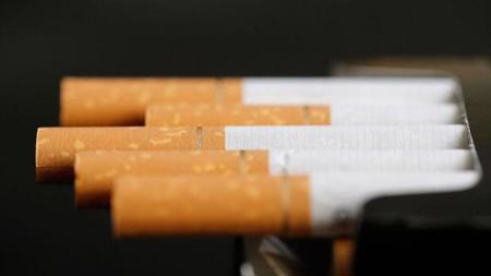 حظر بيع السجائر عبر آلات البيع والسوبر ماركت في هذه الدول