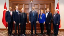 وزير الخارجية التركي يستقبل أربعة من أعضاء مجلس الشيوخ الأمريكي في أنقرة