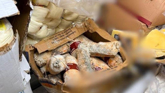 ضبط 1.2 طن من الأغذية منتهية الصلاحية في بودروم.. وإجراءات لإغلاق المنشأة