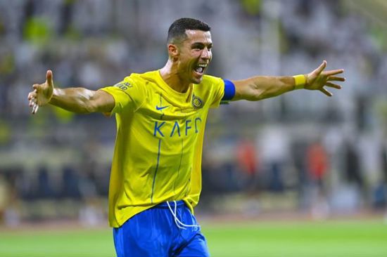 رونالدو يدخل التاريخ كأول شخص يصل إلى مليار متابع على وسائل التواصل الإجتماعي رونالدو يدخل التاريخ كأول شخص يصل إلى مليار متابع على وسائل التواصل الإجتماعي