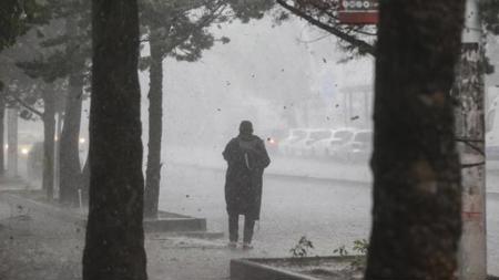 والي أنقرة يحذر من عواصف وأمطار قوية متوقعة في العاصمة التركية