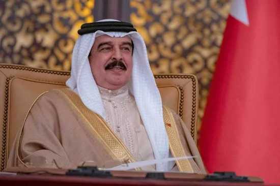 ملك البحرين يُبدي استعداده للمساعدة في جهود وقف الحرب الروسية الأوكرانية