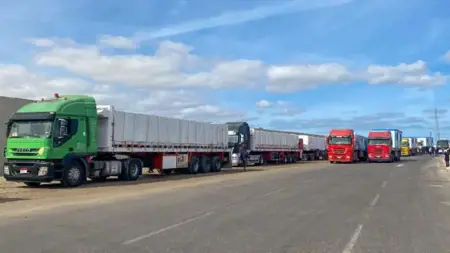 عاجل:إسرائيل توقف تدفق المساعدات إلى غزة عاجل:إسرائيل توقف تدفق المساعدات إلى غزة