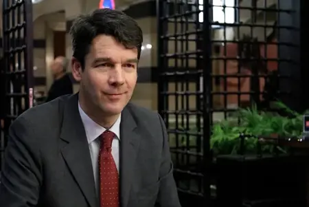 خطوة جديدة نحو الانفتاح.. تعليق العقوبات ينعش قطاعي الطيران والطاقة في سوريا خطوة جديدة نحو الانفتاح.. تعليق العقوبات ينعش قطاعي الطيران والطاقة في سوريا