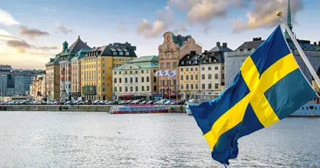 السويد تعلن عن تعويض المهاجرين مبلغ 34 ألف دولار بشرط العودة الطوعية لبلادهم السويد تعلن عن تعويض المهاجرين مبلغ 34 ألف دولار بشرط العودة الطوعية لبلادهم