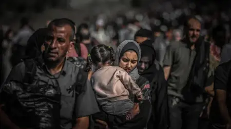 عودة الشبكة والاتصالات في غزة بعد انقطاع دام يومين عودة الشبكة والاتصالات في غزة بعد انقطاع دام يومين