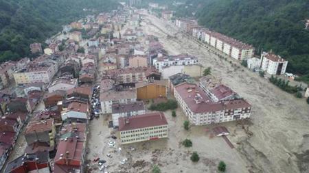 تواصل دعم المناطق المتضررة من الفيضانات في تركيا