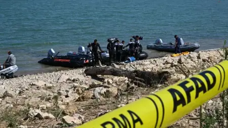 عاجل :تعليق جهود الإنقاذ للمروحية المنكوبة في إزمير عاجل :تعليق جهود الإنقاذ للمروحية المنكوبة في إزمير