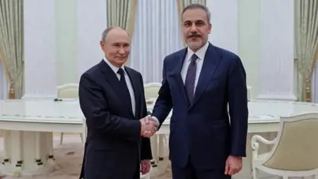 وزير الخارجية التركي يلتقي بالرئيس الروسي في العاصمة موسكو وزير الخارجية التركي يلتقي بالرئيس الروسي في العاصمة موسكو