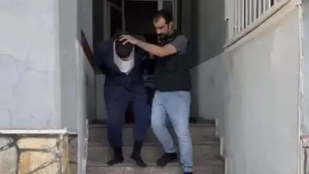 سب أمه فأرداه قتيلًا.. تفاصيل جريمة قتل مؤلمة بإسطنبول سب أمه فأرداه قتيلًا.. تفاصيل جريمة قتل مؤلمة بإسطنبول