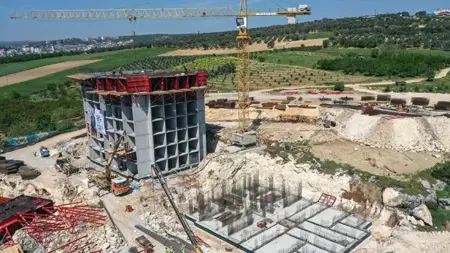 هاتاي التركية تنفض ركام الزلزال هاتاي التركية تنفض ركام الزلزال