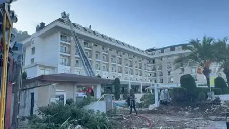 اندلاع حريق هائل في فندق بأنطاليا اندلاع حريق هائل في فندق بأنطاليا