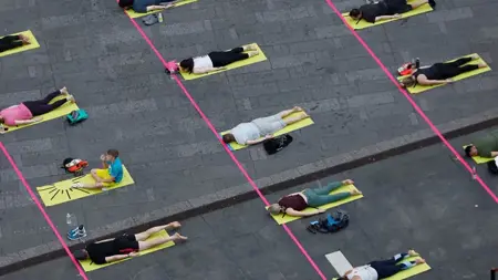 شخص يبلغ الشرطة عن جريمة  قتل جماعي بسبب درس يوغا.. تابع التفاصيل شخص يبلغ الشرطة عن جريمة  قتل جماعي بسبب درس يوغا.. تابع التفاصيل