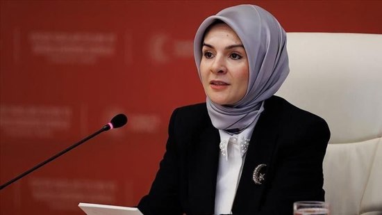 عاجل:تعرض السيارة التي تقل وزيرة الأسرة والخدمات الاجتماعية لحادث سير بأنقرة