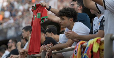 كان يرتدي قميصه بين الأنقاض..ريال مدريد يعلن تبنيه طفلاً مغربياً فقد عائلته في الزلزال 