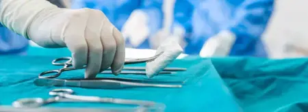 حالة نادرة لولادة طفل يحمل توأمه في بطنه حالة نادرة لولادة طفل يحمل توأمه في بطنه