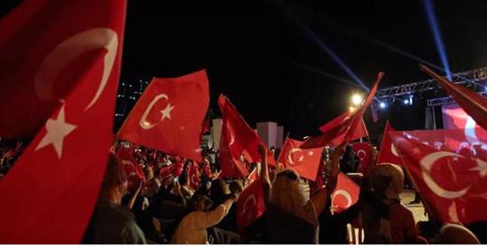 هل يوم غدٍ الخميس عطلة رسمية في تركيا؟